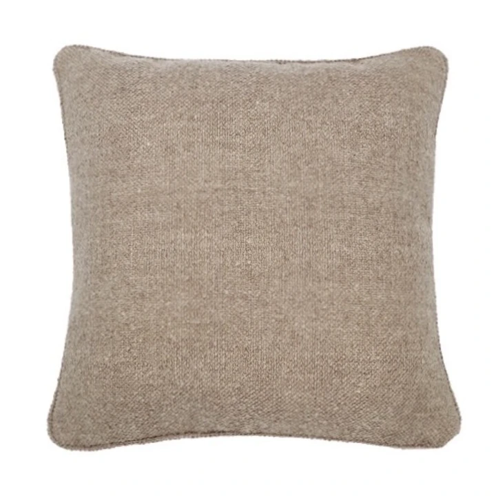 poduszka-boucle-bezowa-45x45-cm.jpg