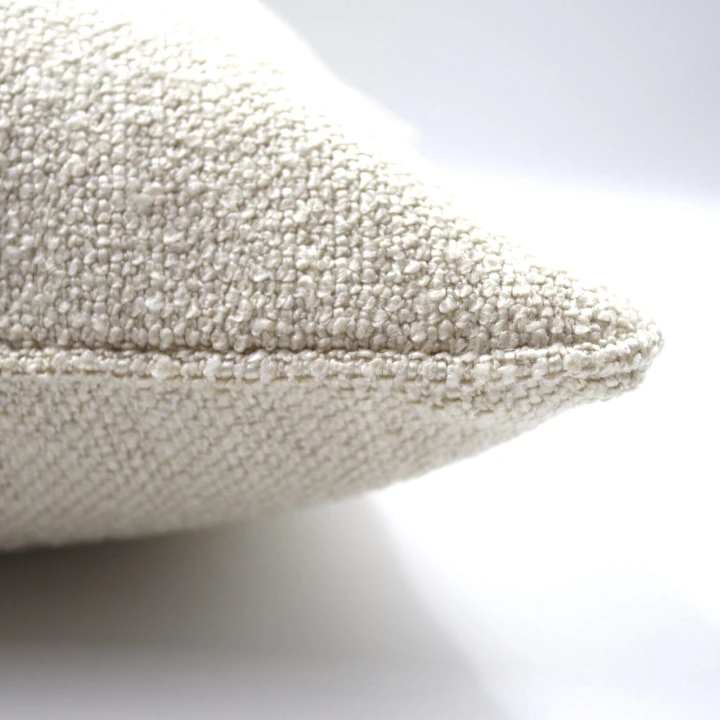 poduszka-boucle-kremowa-45x45-cm-3.jpg
