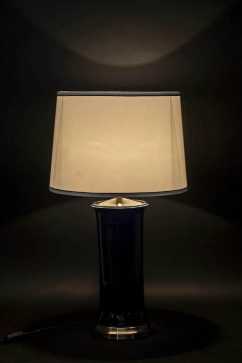 lampa-stolowa-granatowa-aubrey-2.jpg