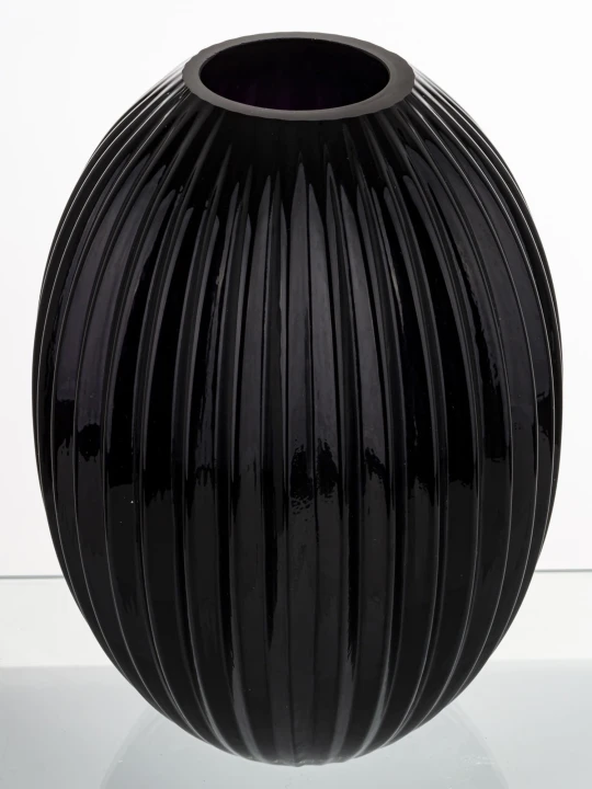 duzy-czarny-wazon-szklany-ryflowany-30cm-3.jpg