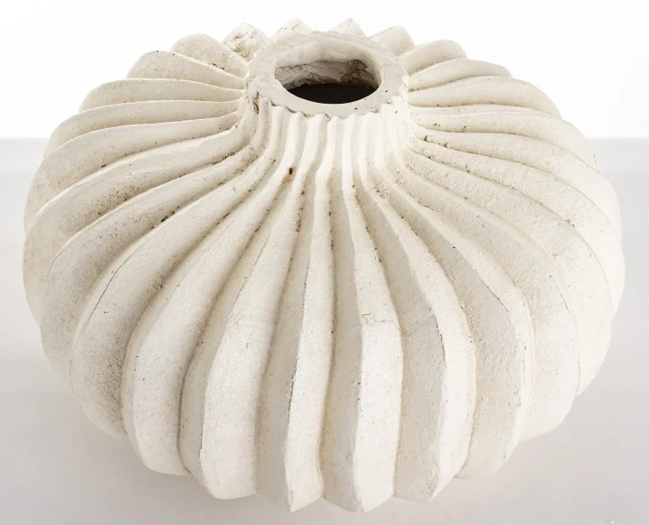 kremowy-wazon-pekaty-luna-24-cm-3.webp