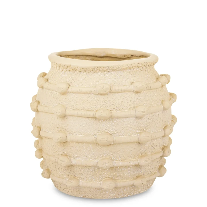 kremowa-oslonka-na-doniczke-boho-bobble.webp