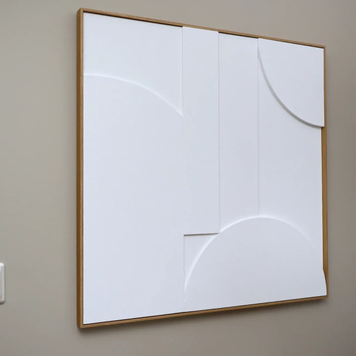 bialy-relief-geometryczny-6.webp