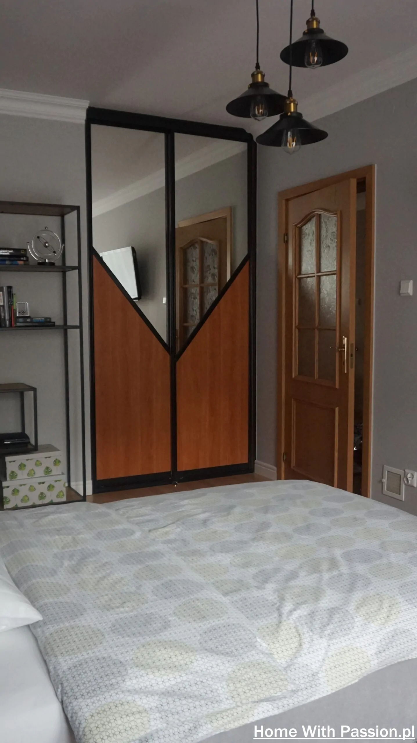 Nowoczesna szafa do pokoju nastolatka w stylu loftowym