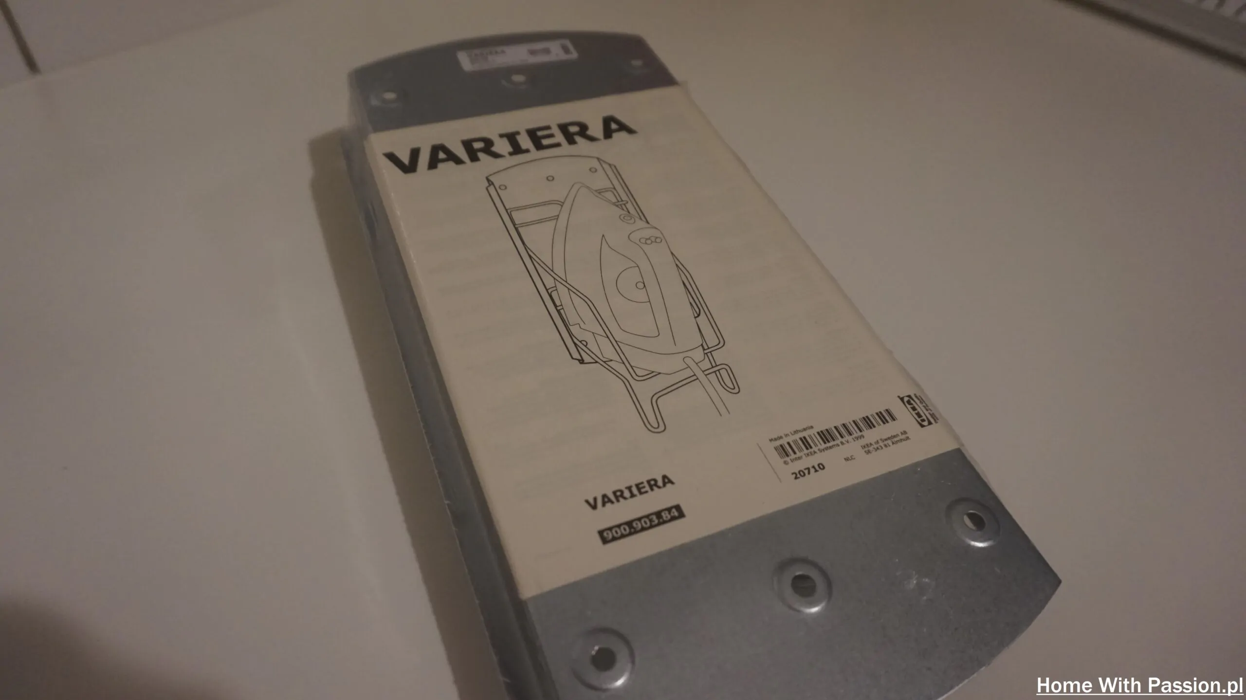 System VARIERA do przechowywania żelazka w szafie gospodarczej