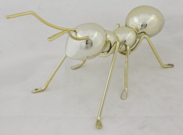 dekoracje do domu- figurka mrówka złota