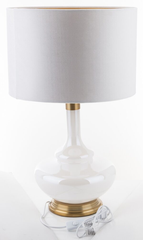 lampa stołowa szklana z abażurem